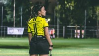 Valeria Andrade beberapa kali juga menjadi hakim garis. Foto: Instagram Valeria Andrade