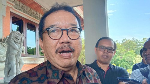 Wakil Gubernur Bali Tjokorda Oka Artha Ardhana Sukawati atau Cok Ace saat menghadiri sidang paripurna di Kantor DPRD Provinsi, Denpasar, Senin (27/2/2023).