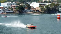 Pemandangan alam dari Danau Toba manjakan para atlet.
