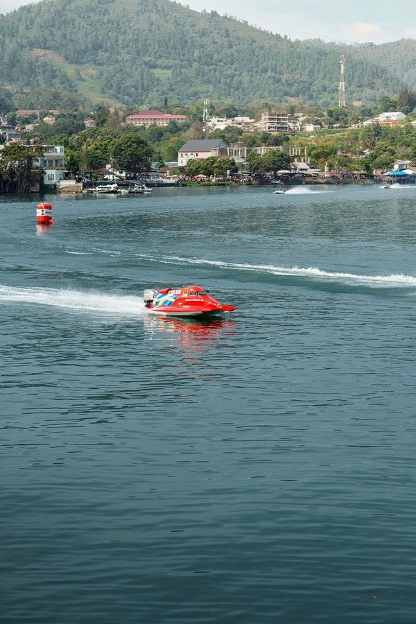 Melalui Kejuaraan Dunia Perahu Motor Formula 1 (F1H20) Power Boat Danau Toba diharapkan pariwisata bisa pulih pasca pandemi COVID-19.