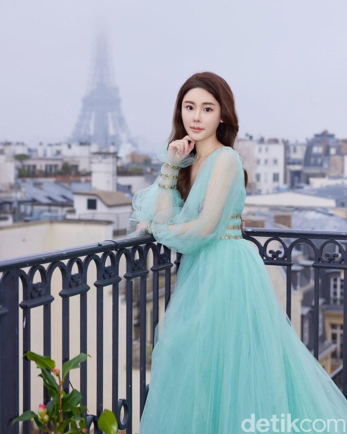 Abby Choi Abby Choi