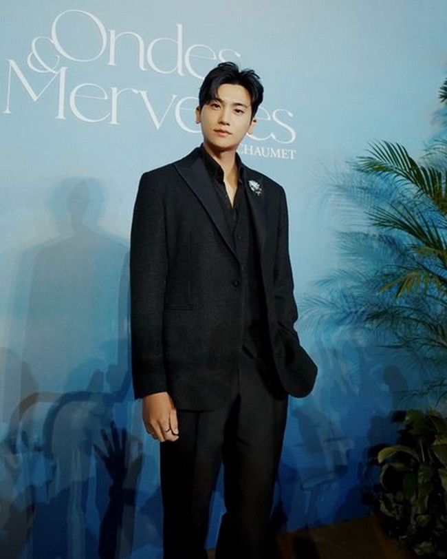 Dalam daftar aktor Korea terganteng penggemar ada Park Hyung Sik di urutan kedelapan. Dia mengawali kariernya sebagai idol KPop sebelum membintangi The Heirs hingga Our Blooming Youth. Foto: Instagram