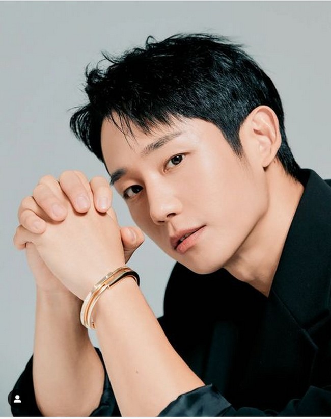 Jung Hae In semakin tampan di usia 34 tahun. Penggemar drama Korea mengenalnya lewat While You Were Sleeping, Snowdrop, dan D.P. Foto: Instagram