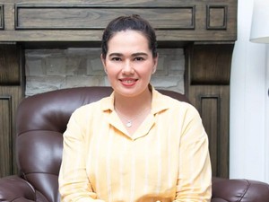 Catherine Wilson Sakit, Tak Hadiri Sidang Cerai