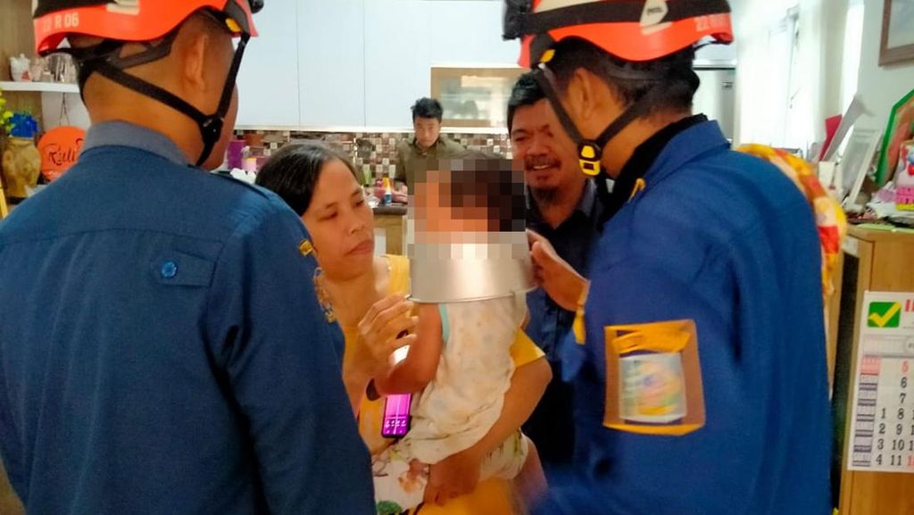 Kepala Bocah Sleman Nyangkut di Loyang, Damkar Turun Tangan Menyelamatkan