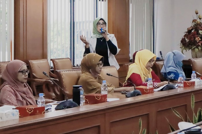 Dharma Wanita Kemendes PDTT Gelar Pelatihan MC dan Public Speaking