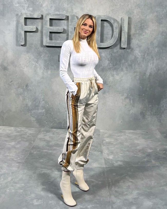 Kini jadi model dan presenter, wanita kelahiran Catania, Sicily tersebut punya latar belakang pendidikan hukum dari Universitas Luiss.  Foto: Instagram Diletta Leotta