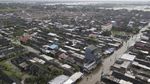 Foto Udara Banjir Rendam Permukiman di Cikarang Utara