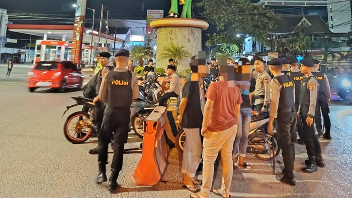 Polisi menertibkan balapan liar yang meresahkan warga di Kota Gorontalo.