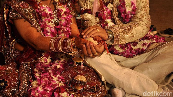 Ilustrasi pernikahan agama Hindu (Foto: Wikimedia Commons/Yogita)