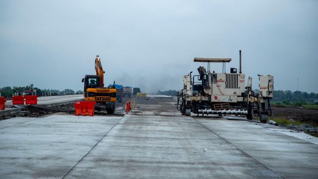 Kementerian Pekerjaan Umum dan Perumahan Rakyat (PUPR) bersama badan usaha jalan tol (BUJT) tengah melaksanakan proyek strategis nasional (PSN) Jalan Tol Solo - Yogyakarta - NYIA Kulonprogo untuk meningkatkan konektivitas dan mengurai kemacetan di Jawa Tengah dan Yogyakarta. Dok. Biro Pers PUPR