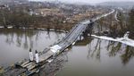 Penampakan Jembatan di Ukraina Hancur Dibombardir Rusia