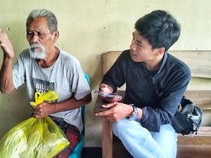 Lansia Bawa Uang Rp 43 Juta Dalam Kresek Diamankan Polsek Praya