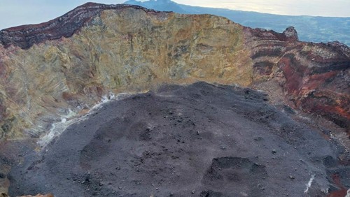 Kawah Gunung Agung, Karangasem, Bali.