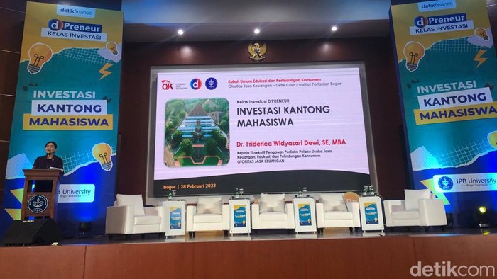 Komisioner OJK Bidang Edukasi dan Perlindungan Konsumen Friderica Widyasari Dewi