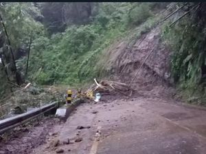 Longsor Kembali Terjadi di Pujon, Jalur Malang-Kediri Tutup Total
