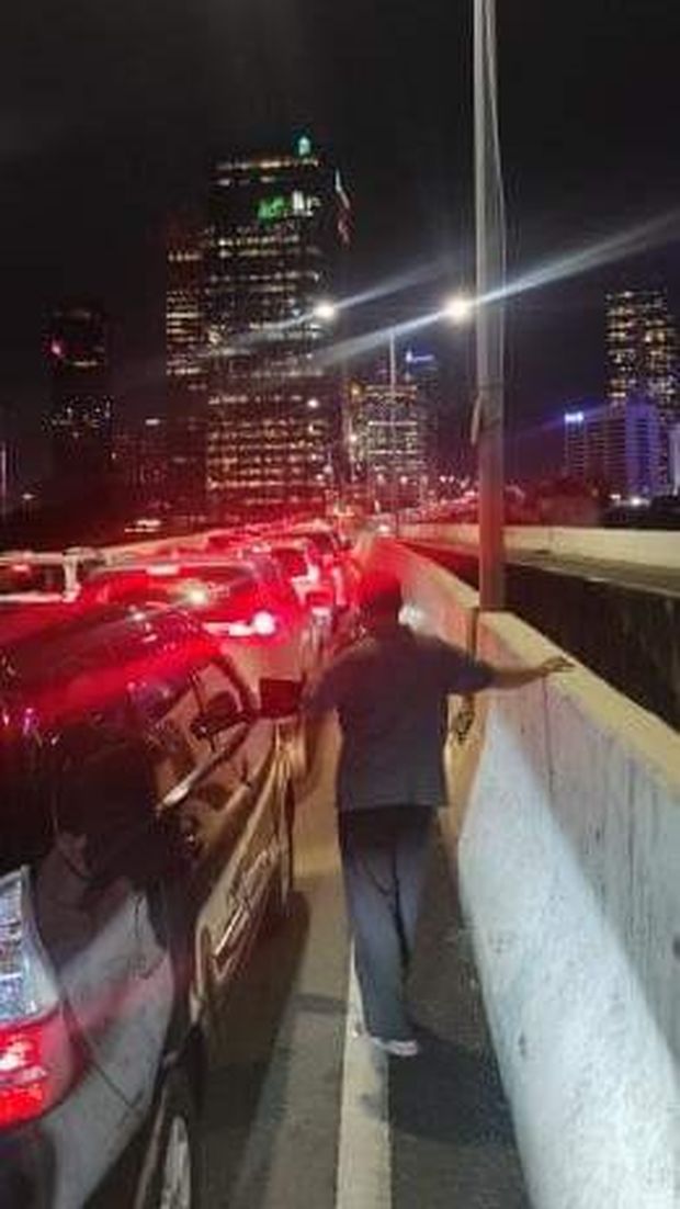 Macet di JLNT Kuningan