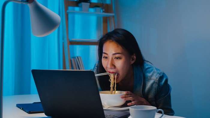 Makan malam menyebabkan gemuk