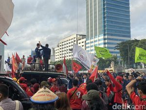 10 Tuntutan Buruh dan Mahasiswa Demo Tolak Perppu Ciptaker di DPR