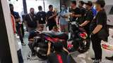 Stiker Motor Gelembung, Boleh Ditusuk Peniti Biar Kempes Enggak?