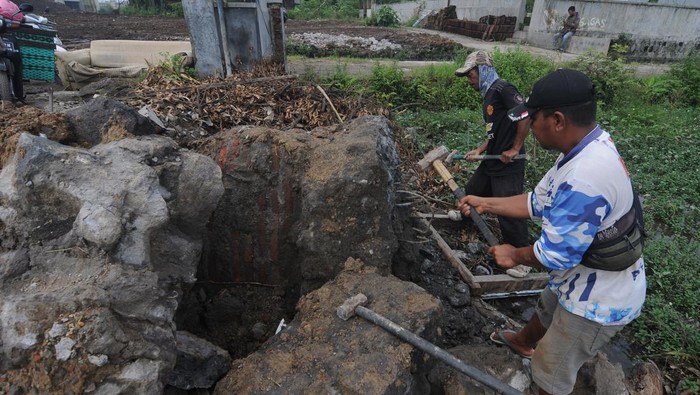 Mengais Rezeki dari Korban Gusuran Proyek Tol