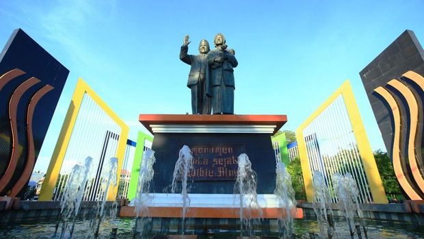 Monumen Cinta Sejati Habibie Ainun