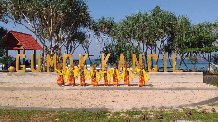 Pantai Gumuk Kancil Banyuwangi