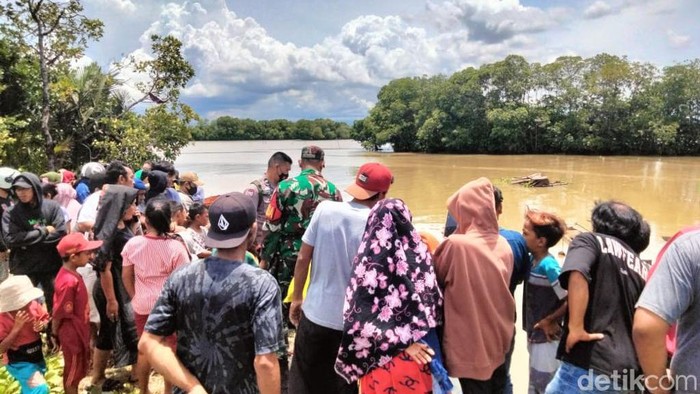 Penemuan mayat wanita di Sungai Tallo, Makassar.