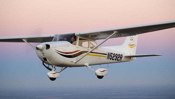 Pesawat Cessna 172