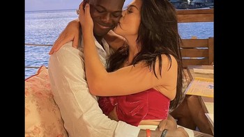 Phoebe Gates, putri bungsu Bill Gates dan mantan istrinya Melinda, kesal bukan kepalang karena banyak ejekan rasis dialamatkan pada kekasihnya yang beda ras. Kekasihnya itu adalah seorang pemuda yang bukan sembarangan. Foto: Twitter