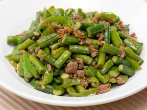 Resep Tumis Kacang Panjang dan Daging yang Renyah Gurih untuk Lauk Bekal