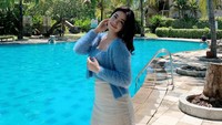Sebagai pekerja di dunia hiburan Tanah Air, Rinoa Aurora mengaku sangat menjaga badan agar tetap sehat dan ideal. Ia biasa olahraga nge-gym dan ambil kelas-kelas olahraga kayak body pump, body combat, sama yoga. (Foto: dok Instagram)