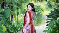 Rinoa Aurora pertama kali terjun akting karena iseng casting film Lokananta. Lalu ia mulai booming setelah berperan sebagai Yalova di series Si Doel. (Foto: dok Instagram)