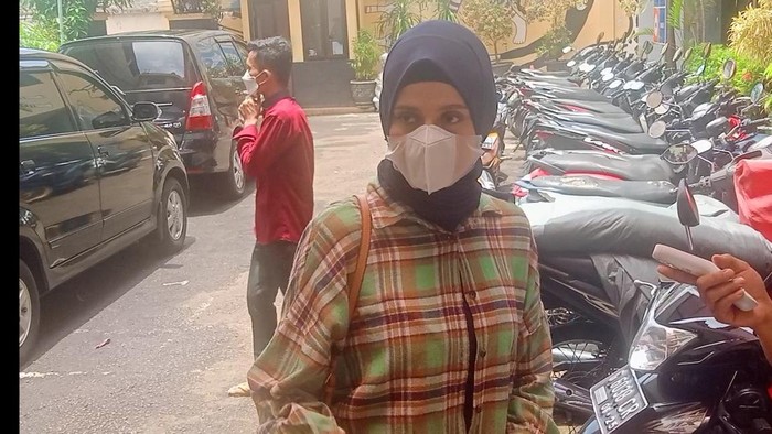 Sarah, istri Rizal Djibran