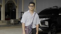 Menanggapi kabar tersebut, Syakir Daulay menulis di Instagram, Bagi saya, tidak ada yang salah dalam keluarga, dan tidak ada yang perlu disalahkan, karena keluarga adalah tentang menghargai kebenaran masing-masing dengan ketulusan dan kasih sayang, tulisnya di Instagram.
