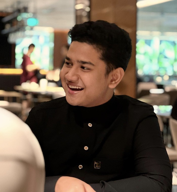 Syakir Daulay Saat Seru-seruan Jadi Tukang Bubur hingga Penjual Warkop Syakir Daulay Saat Seru-seruan Jadi Tukang Bubur hingga Penjual Warkop