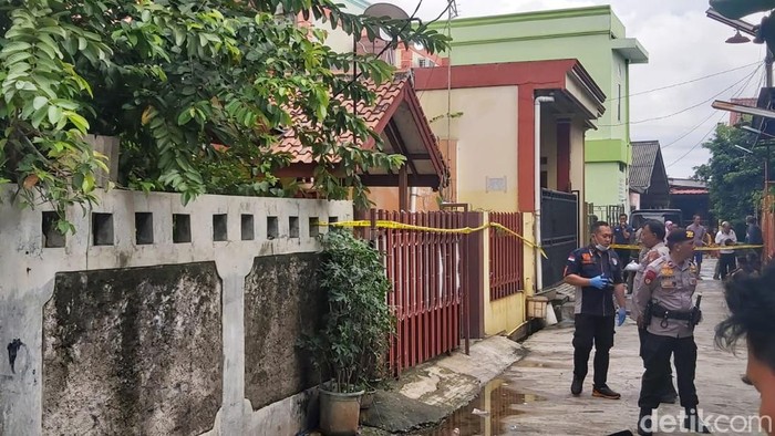 TKP Penemuan 2 Mayat Perempuan di Bekasi