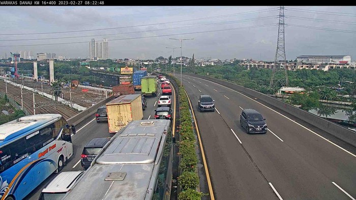 Tol Tanjung Priok - Warakas - Ancol lalin padat, kepadatan imbas dari arteri Exit Ancol/PRJ.