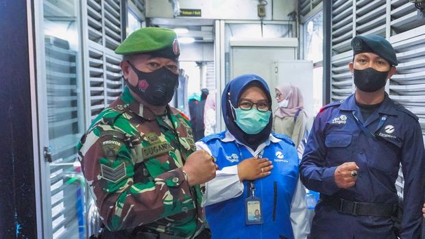 TransJakarta tempatkan petugas keamanan di dalam bus
