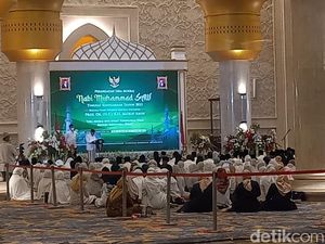 Sah! Wapres Maruf Amin Resmi Buka Masjid Sheikh Zayed Solo untuk Umum