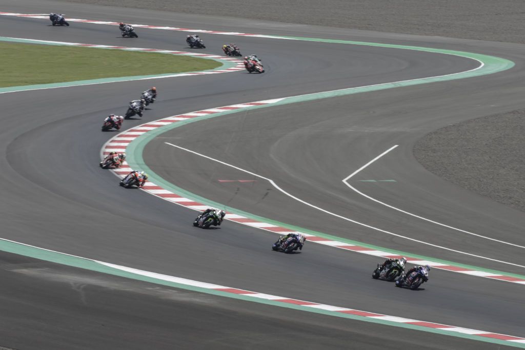 LOMBOK, INDONESIA - NOVEMBER 13: Superbike riders competes during Superpole Race of Pirelli Indonesian Round - World Superbike Championship at Pertamina Mandalika International Circuit in Lombok, Indonesia on November 13, 2022. Toprak Razgatlioglu won the first place of Superpole Race followed by Jonathan Rea of Kawasaki Racing Team and Andrea Locatelli of Pata Yamaha With Brixx. (Photo by Johannes P. Christo/Anadolu Agency via Getty Images)