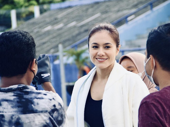 Wulan Guritno saat syuting film Glo, Kau Cahaya.