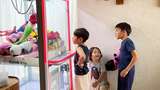 Ini Dia Claw Machine yang Dibeli Zaskia Adya Mecca untuk Kado Anak