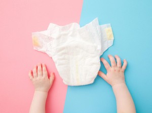 Bangun Rumah dari Popok Bayi, Memang Bisa?