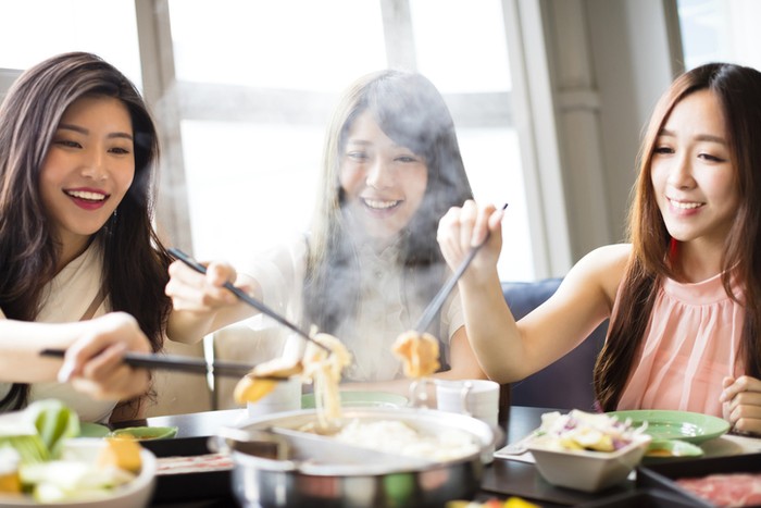 6 Hal Sopan yang Ternyata Dianggap Kasar Saat Makan di Resto China