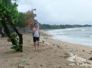 Gawat, Garis Tepi Pantai Kuta Abrasi 30 Meter!