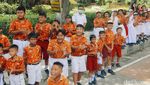 Potret Arak-arakan Adipura Kencana 2022 Disambut Meriah Warga Surabaya