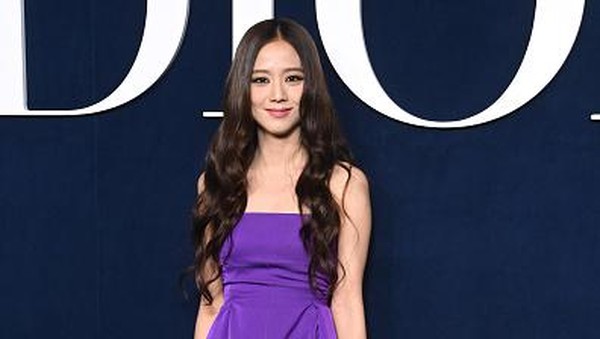 Gaya 10 Artis Korea di Paris Fashion Week 2023, Jisoo Hingga Hyein NewJeans