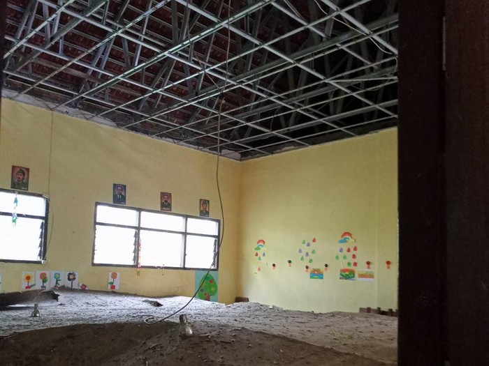 Atap SDN di Malang rusak diterjang angin puting beliung