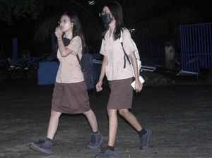 Sekolah Pagi-pagi Buta, Siswa di NTT Mengeluh Bangun Jam 3 Pagi